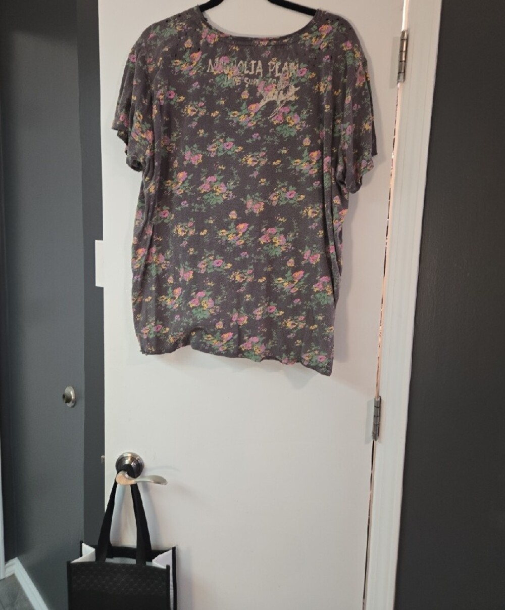 Magnolia Pearl Love Floral Graphic Tee - Gray with Pink and Green Floral - Picture 3 of 3